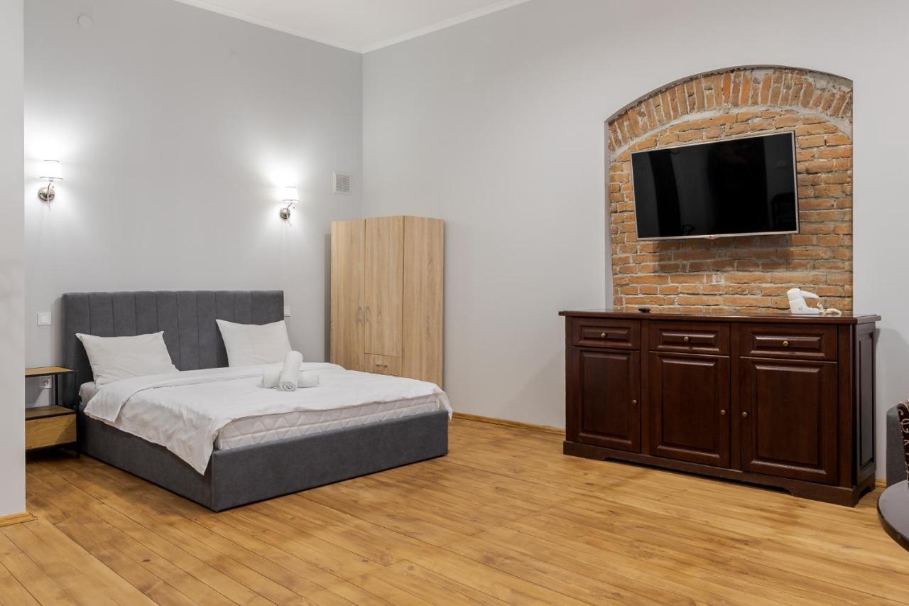 Apartment On Stavropihiiska Street 3 Lviv Exterior photo