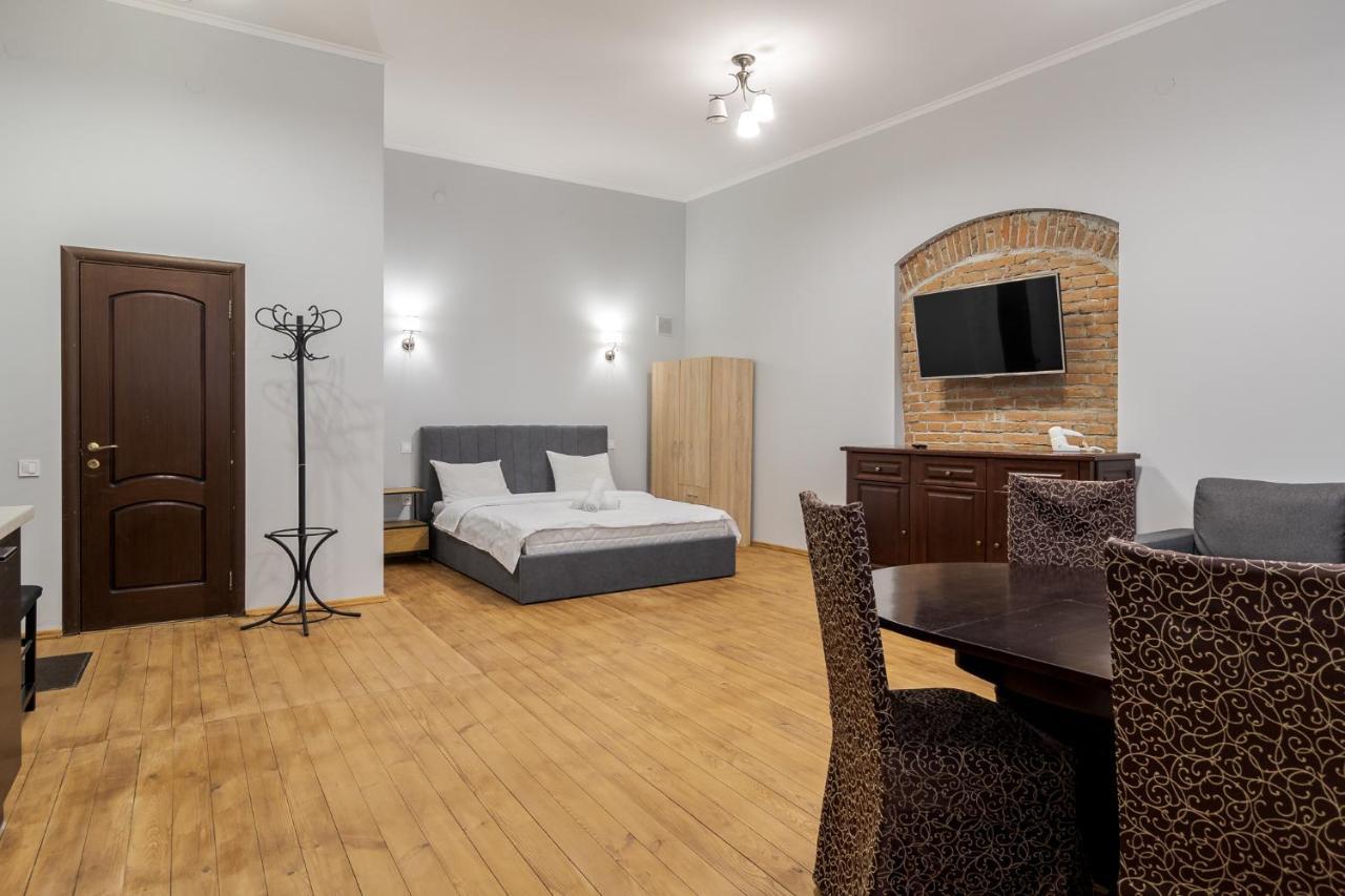 Apartment On Stavropihiiska Street 3 Lviv Exterior photo