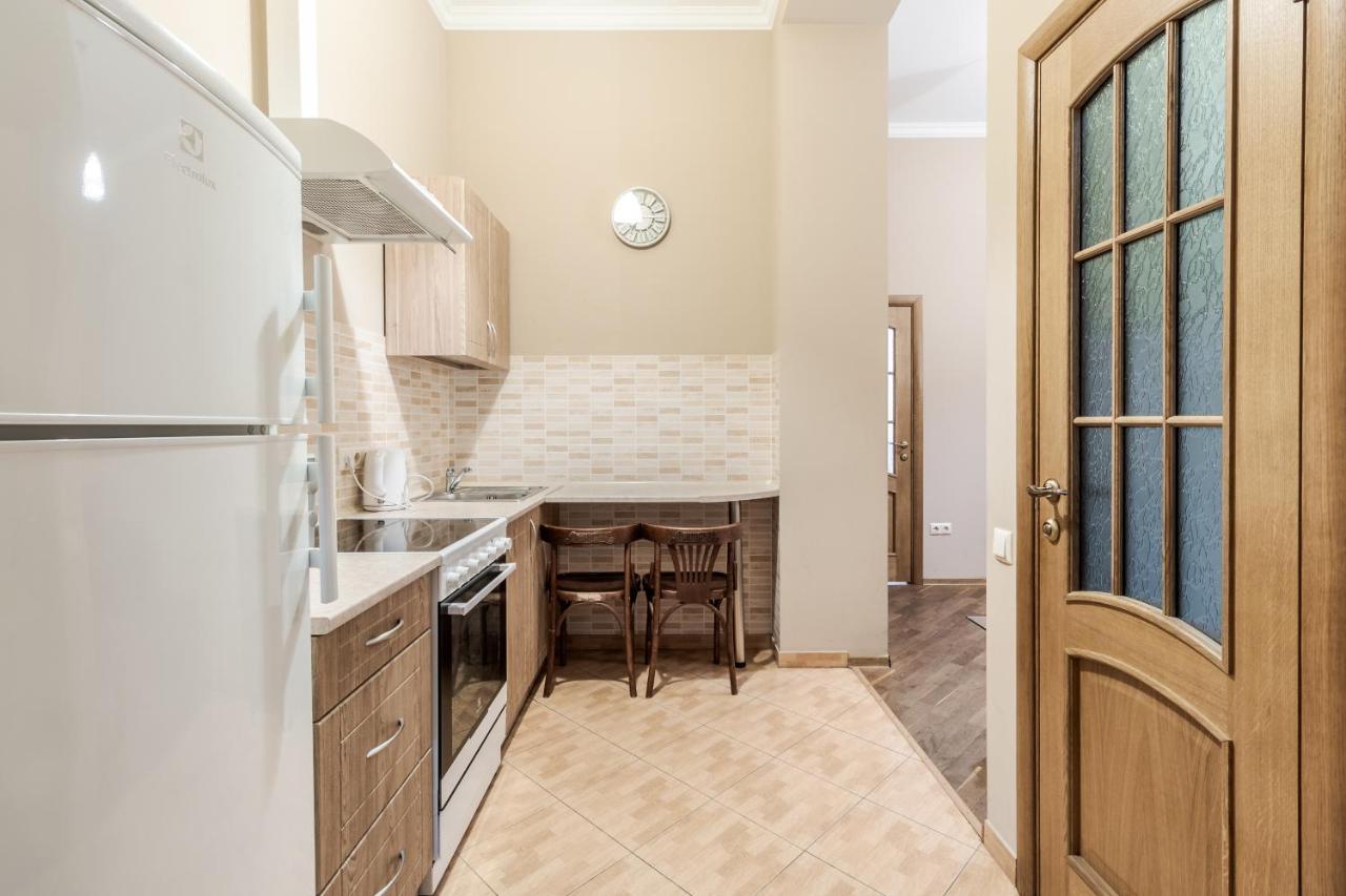 Apartment On Stavropihiiska Street 3 Lviv Exterior photo