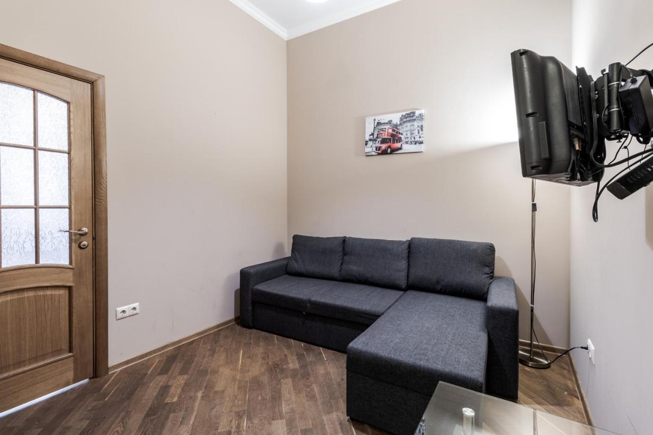 Apartment On Stavropihiiska Street 3 Lviv Exterior photo