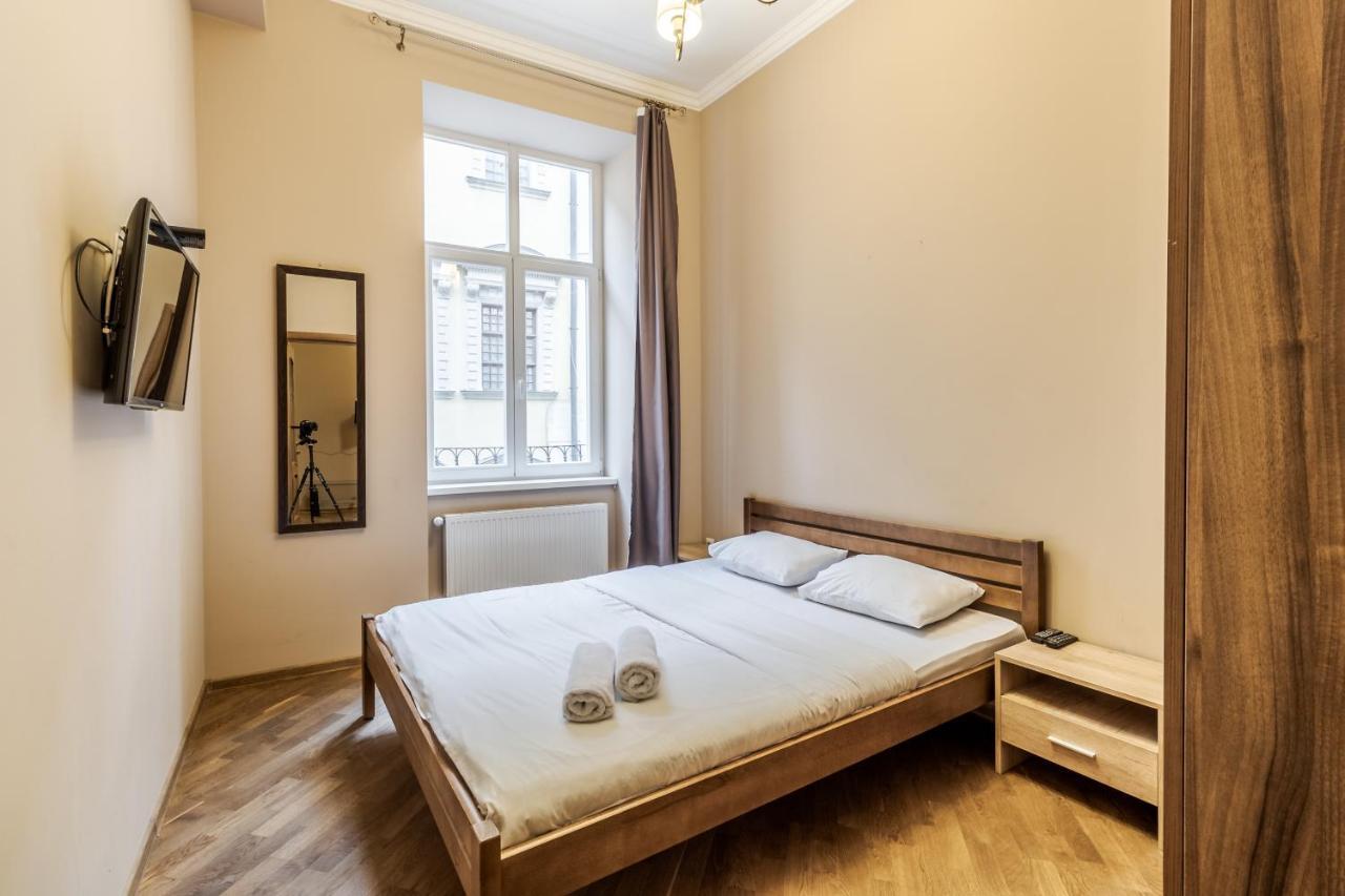 Apartment On Stavropihiiska Street 3 Lviv Exterior photo