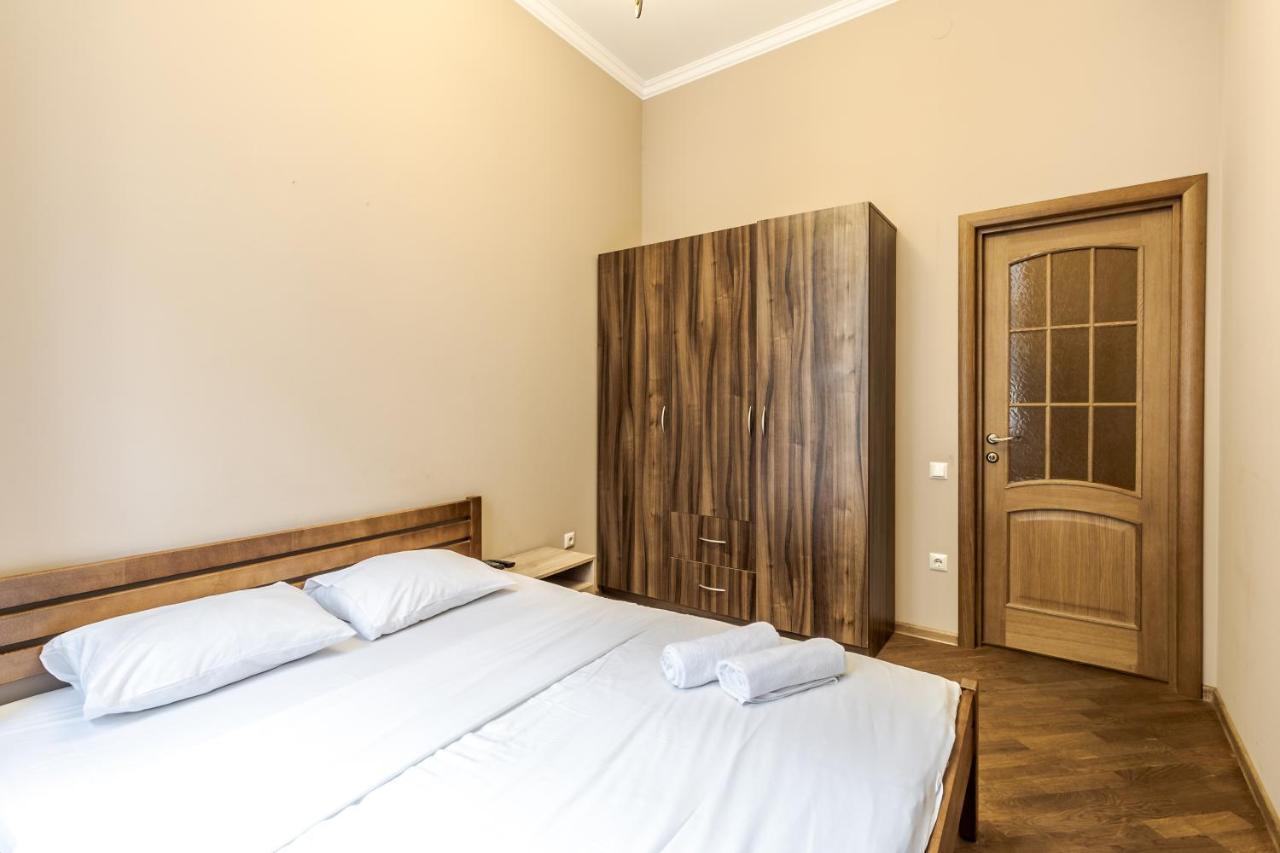 Apartment On Stavropihiiska Street 3 Lviv Exterior photo