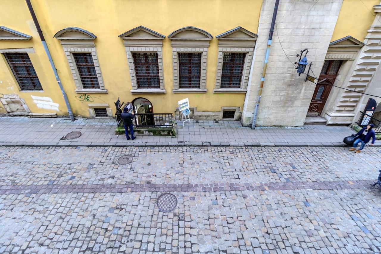 Apartment On Stavropihiiska Street 3 Lviv Exterior photo